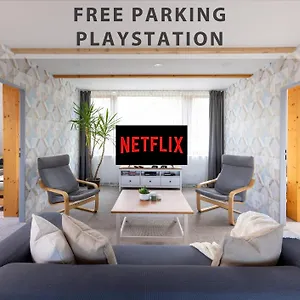 Vousata Dama - Ps3 - Parking Free Apartman